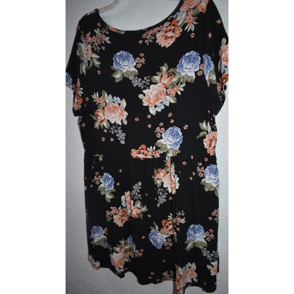 TORRID 0X Soft Stretch Tunic BABYDOLL Scoop Neck High/Low Hem Button Front Black - Picture 14 of 16